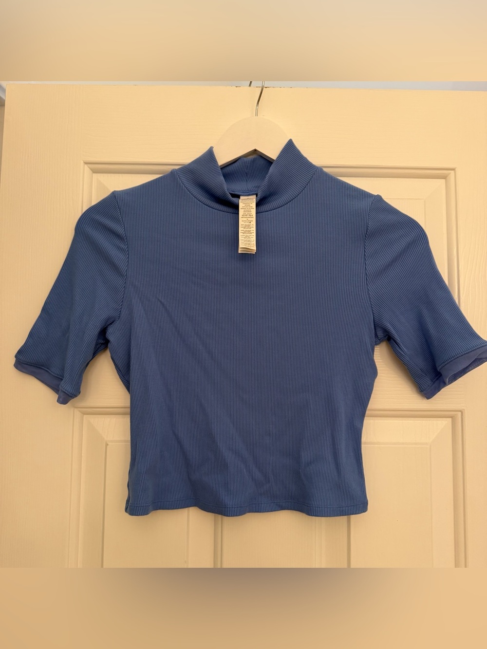 Alo Ribbed mesh short sleeve crystal clear blue top size M